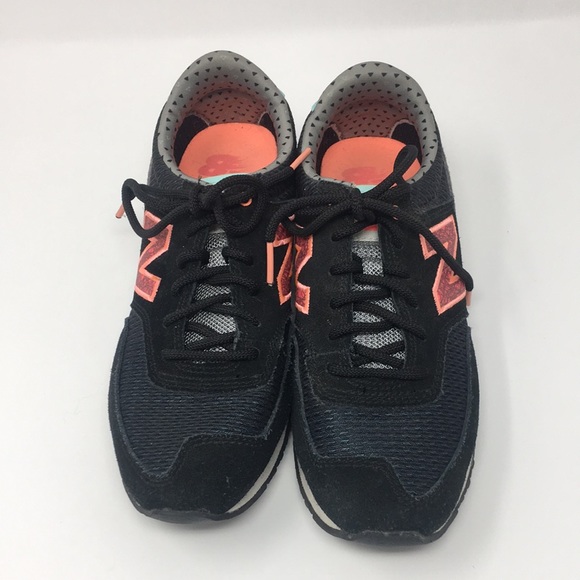 Women’s New Balance Tennis shoes - Picture 3 of 10